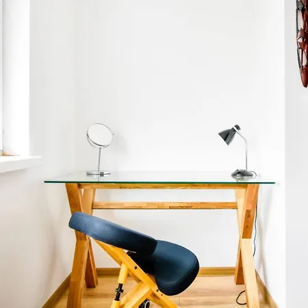 Work Friendly 2br Ac Terrace Free Parking Apartment *