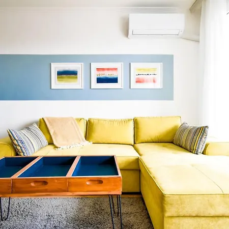 Work Friendly 2br Ac Terrace Free Parking Apartment